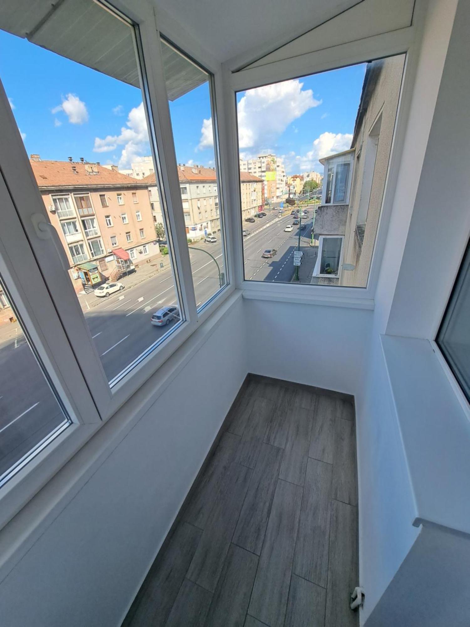 Garsoniera La Bulevard Braşov Esterno foto