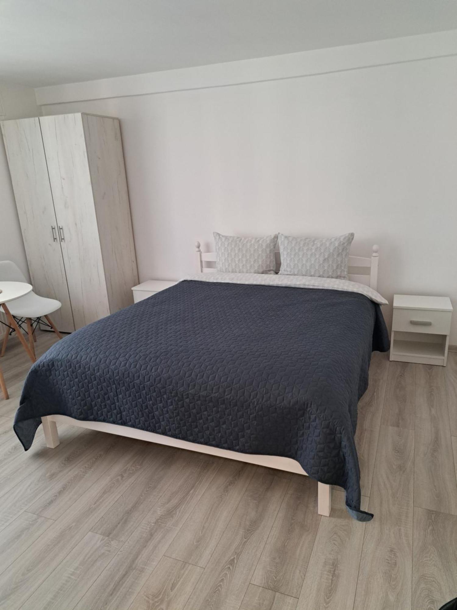 Garsoniera La Bulevard Braşov Esterno foto